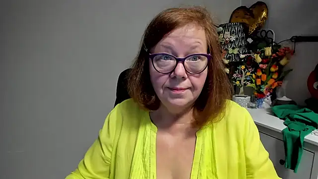 Adelewildx live cam on StripChat