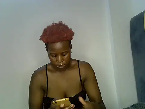 Queennmodell live cam on StripChat