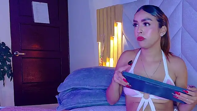 Juliana_Riderr live cam on StripChat
