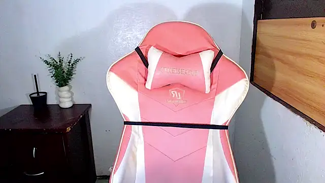 MistressNataliax live cam on StripChat