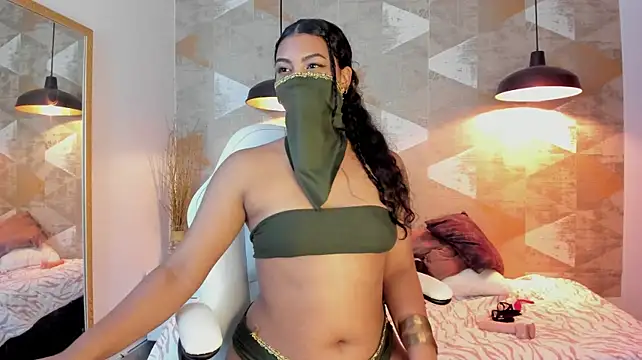 LalilaBrunettee live cam