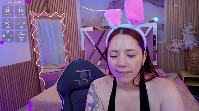 ANNE_TAY1