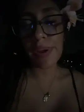 SandraFantasyy live cam on StripChat