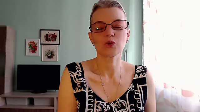 CutieErikaa live sex cam
