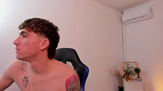 Handsomeboyss19 live cam