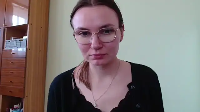 LooveELLYx live cam on StripChat