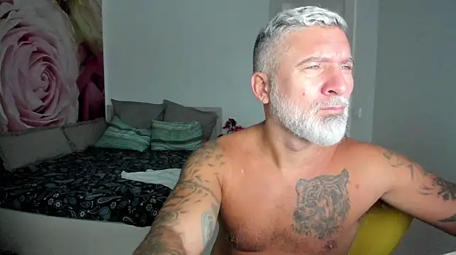 BlowMyXXL live cam on StripChat