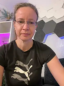 AnnikaRose live vor der Cam