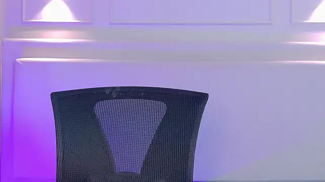 NaomiKlarc