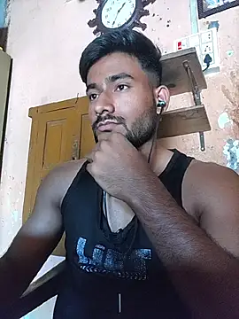 Lustynani1 live cam on StripChat