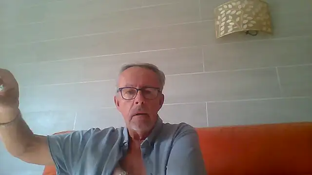 tuggy59 live cam on StripChat