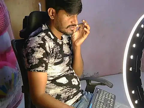 Yuvi_hot