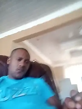 bakshitt (M young) - R250 WhatsApp video call