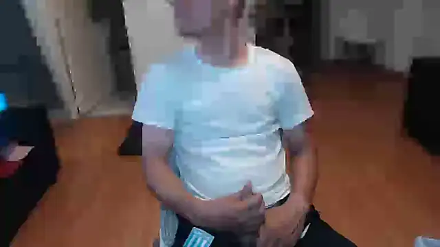 guachin_hunk live cam on StripChat