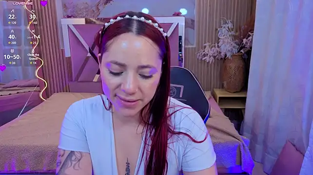 ANNE_TAY1