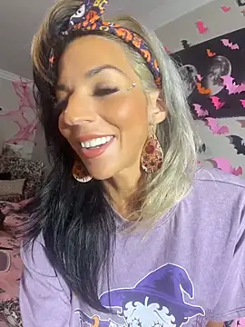 lil_jiggly (G milf) - shaveshow or hairy lingerie?