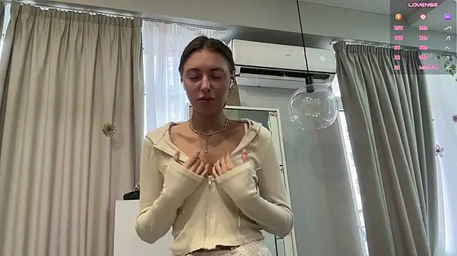 selena_favn