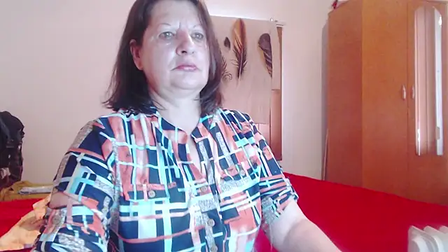 ExtasyMature live cam on StripChat