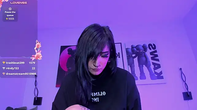 Kat_VonDe live cam on StripChat