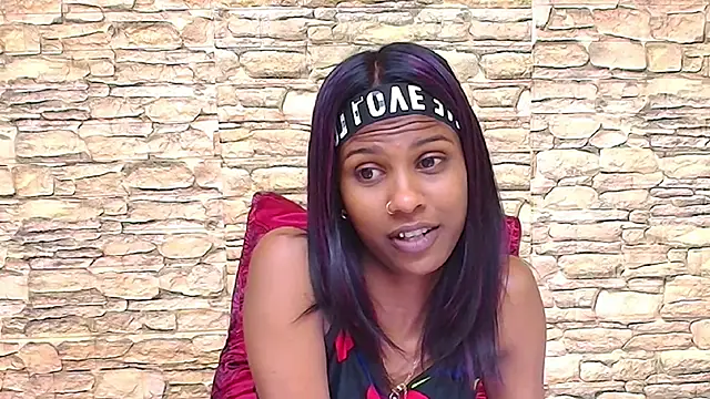 IndianSilkySpice in diretta in cam