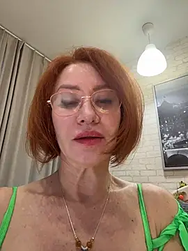 Jullia_Moor