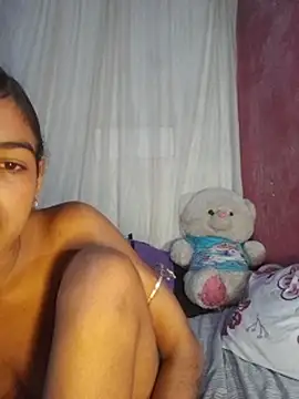 ross_hot0 (F teen) - Show panty and spank ass🍒