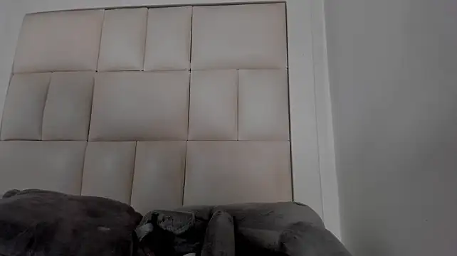 abbiecollins_js live cam on StripChat