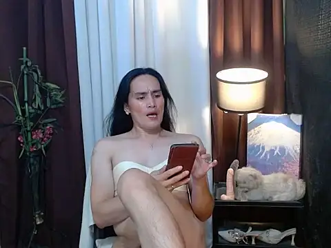 HornyKerujieTrans live cam on StripChat