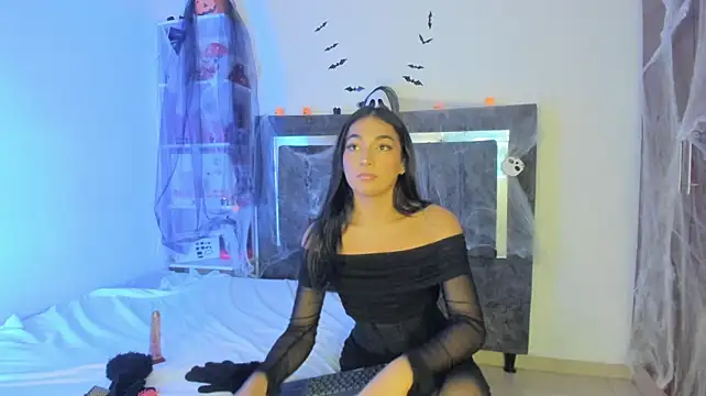 Isabella_TransGirl live cam on StripChat