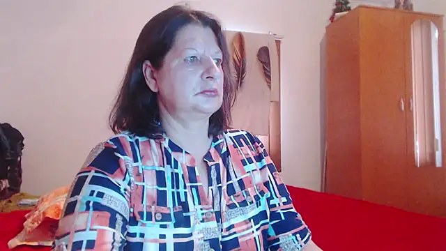 ExtasyMature live cam on StripChat