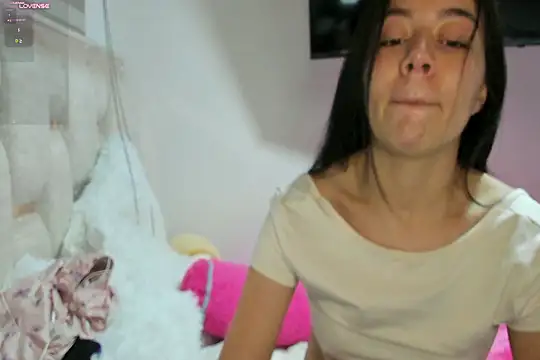 Midori_rosse live cam on StripChat