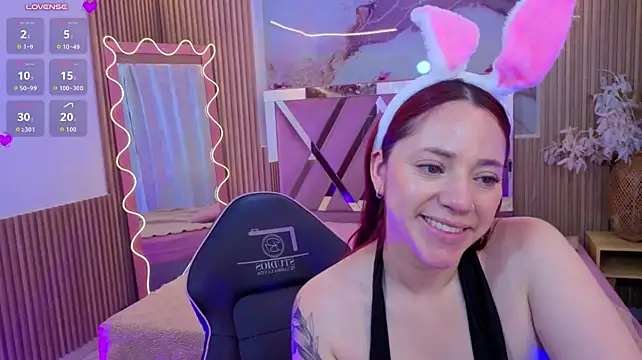 ANNE_TAY1