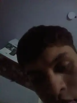 Andres_medi32 live cam on StripChat