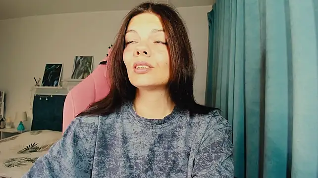 AlysaNightmoon live cam on StripChat