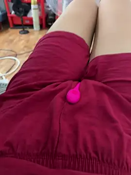 Mores1_Squirt live cam on StripChat