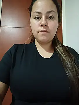 camila-titis live cam on StripChat