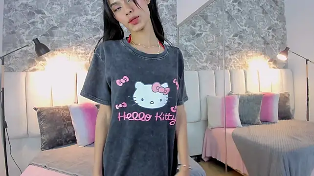 bonnie-love live cam on StripChat