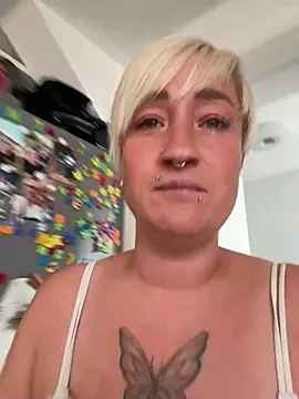 Bigboobiegirl90