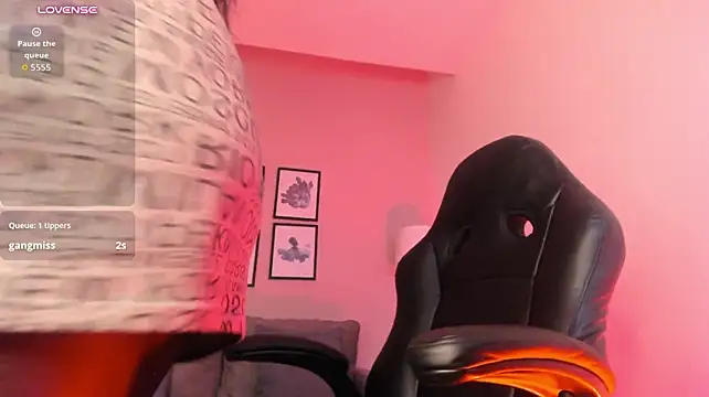 Scarlet_Big_boobs