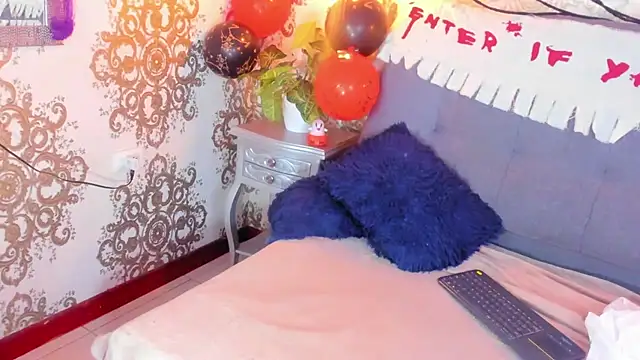 IndigoVelvet live cam on StripChat