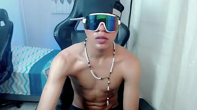 Manuxx2