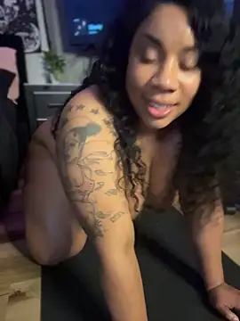 roxievoss (F milf) - Ride The BBC