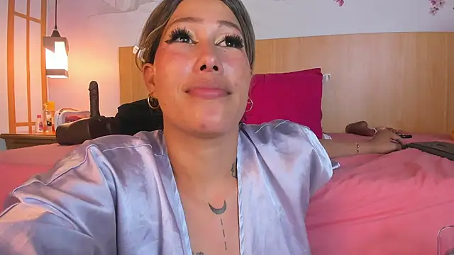 laura_torress (F young) - deep throat with a lot of saliva