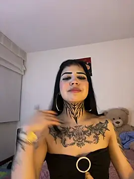 -brittanny (Ask my age) - OIL IN ASS AND FINGERS PUSSY