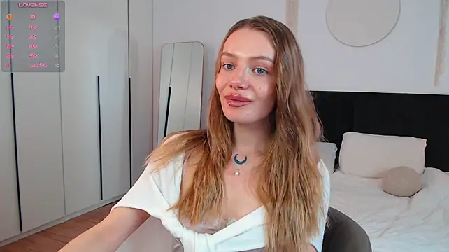Amorettebae live cam on StripChat