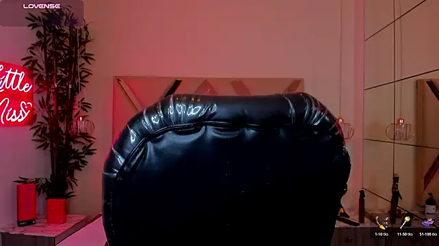 Anyelo_Twink live cam on StripChat