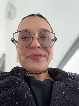 LunaMood live cam on StripChat