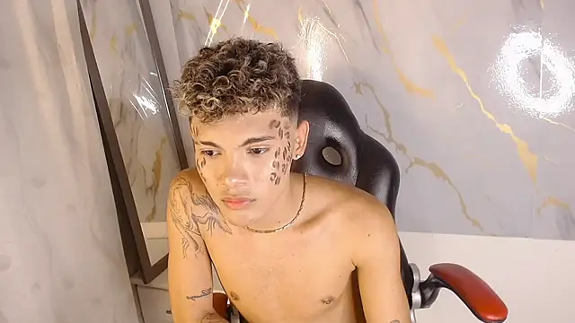 NaimVoss live cam on StripChat