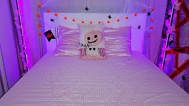 LilyStarlight live cam on StripChat