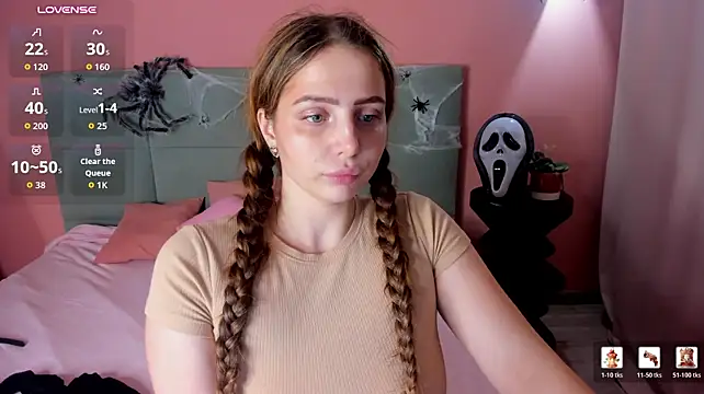ReneeBlair live cam on StripChat